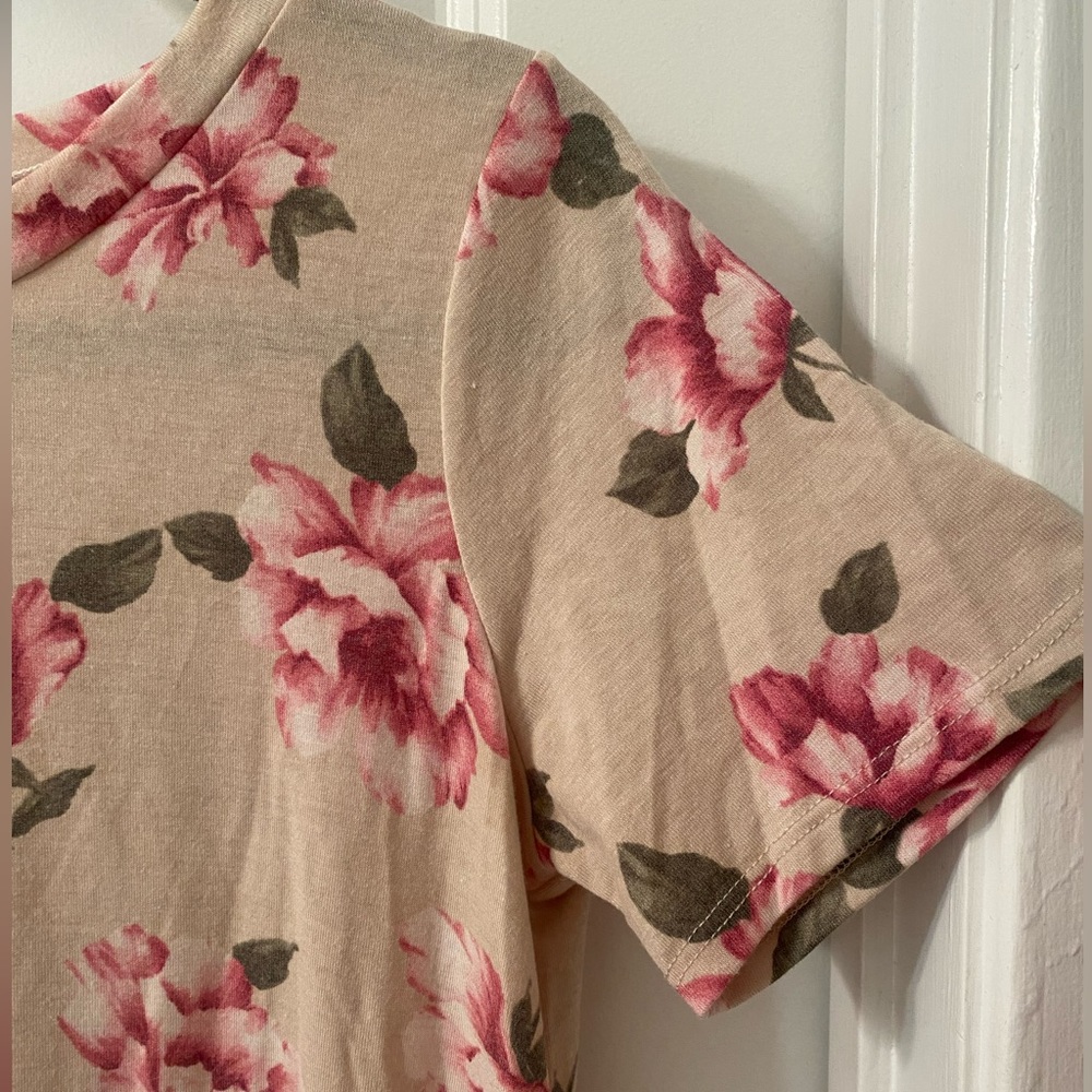 SOLD! NEW! Women’s Boutique Feel the Rhythm Cream Color Pink Floral Top S - Picture 6 of 8